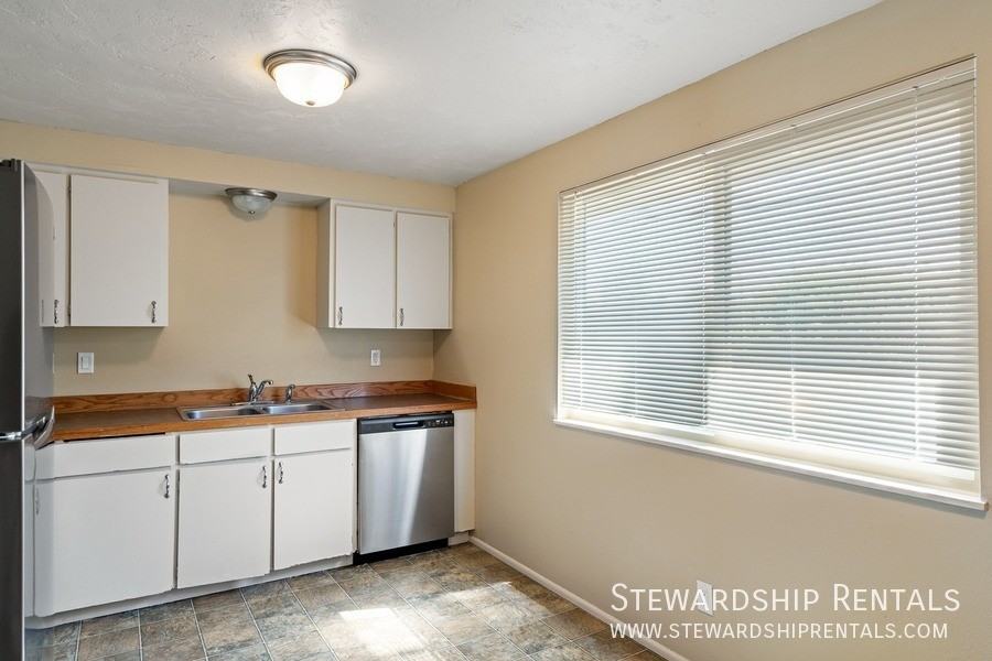 1154 Grant Aly - Photo 7 of 16