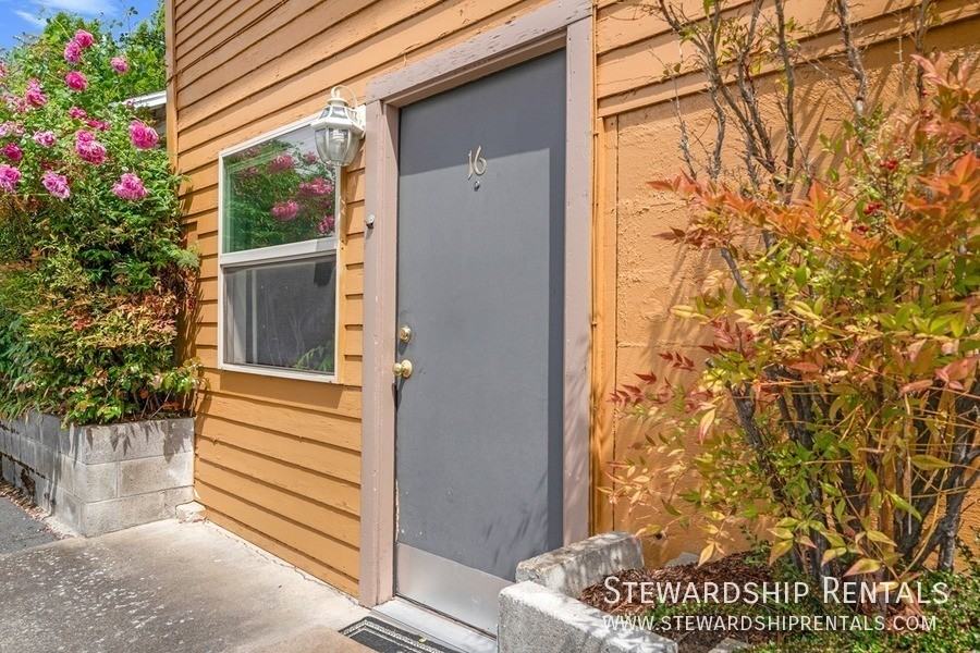 1831 Kincaid St #16 - Photo 2 of 6