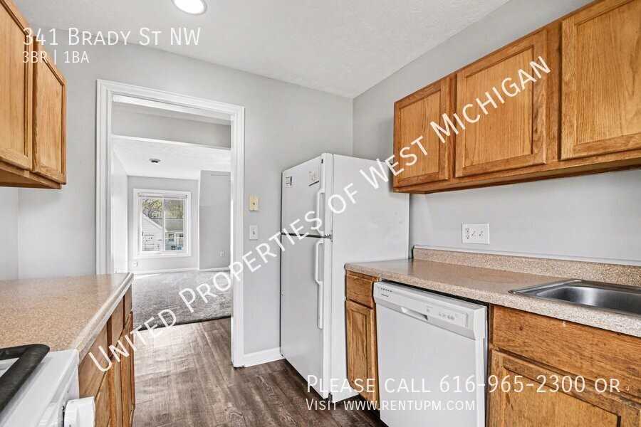 341 Brady St Nw - Photo 2 of 13