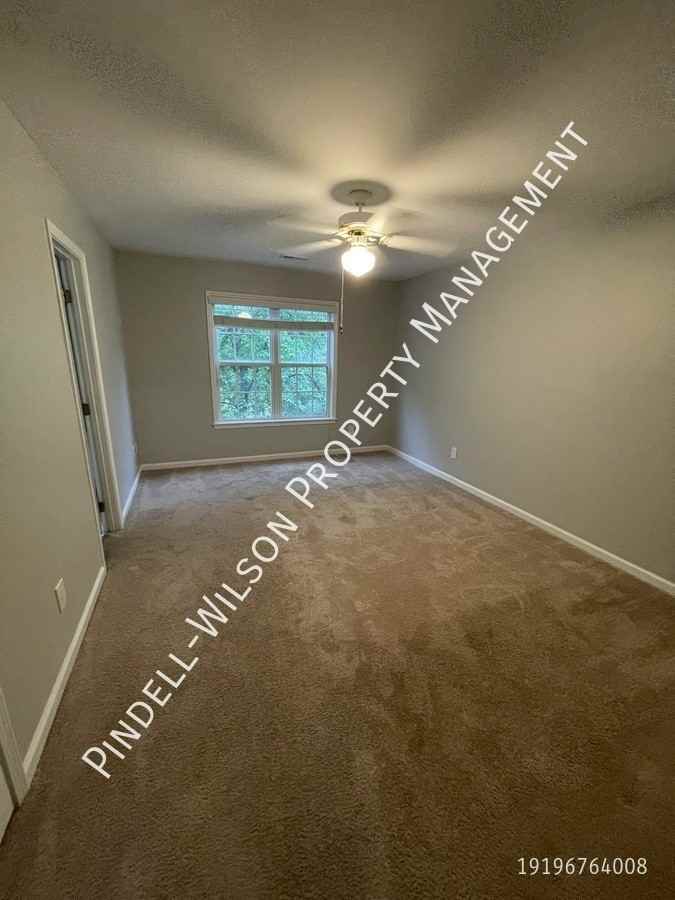 207 Highgate Cir - Photo 3 of 12
