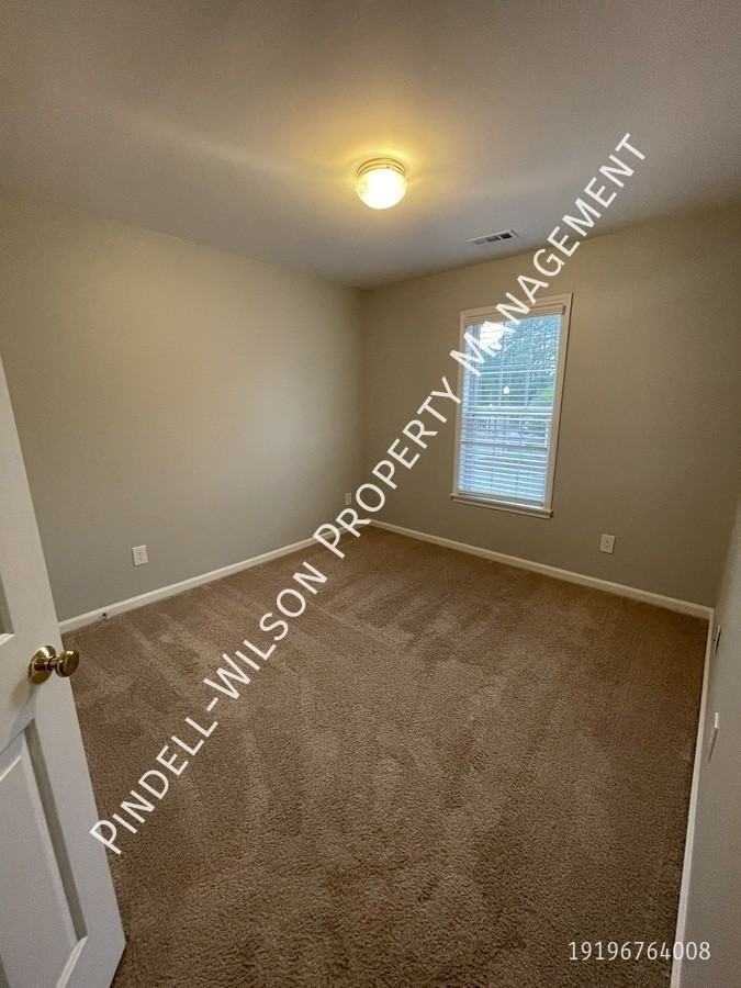 207 Highgate Cir - Photo 5 of 12