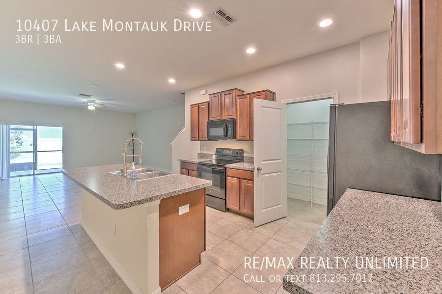 10407 Lake Montauk Dr - Photo 7 of 37