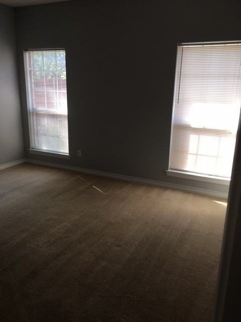 626 Maplewood Dr - Photo 3 of 10