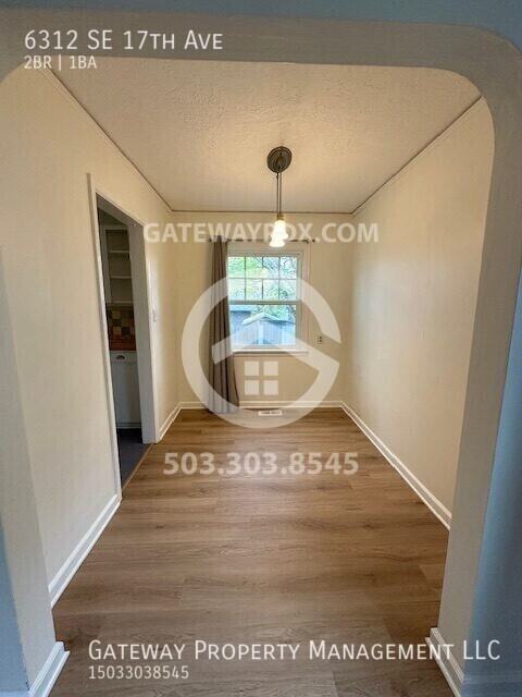 6312 Se 17th Ave - Photo 5 of 26