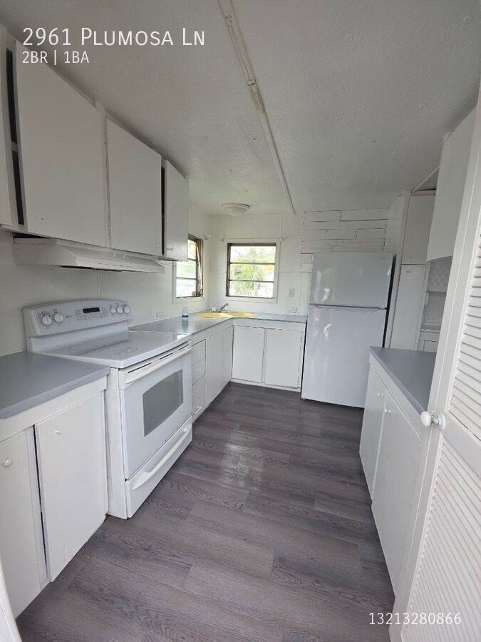 2961 Plumosa Ln - Photo 4 of 20