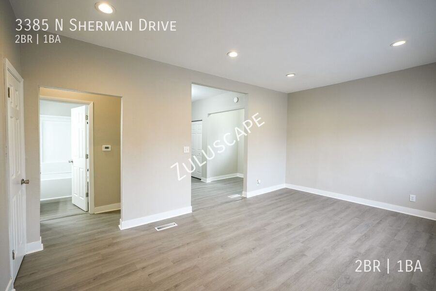 3385 N Sherman Dr - Photo 2 of 16
