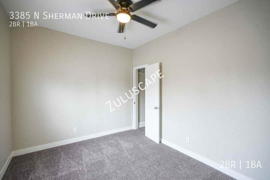 3385 N Sherman Dr - Photo 4 of 16