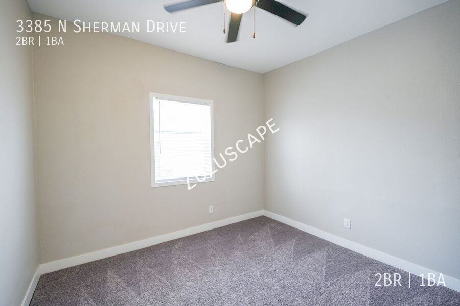 3385 N Sherman Dr - Photo 7 of 16