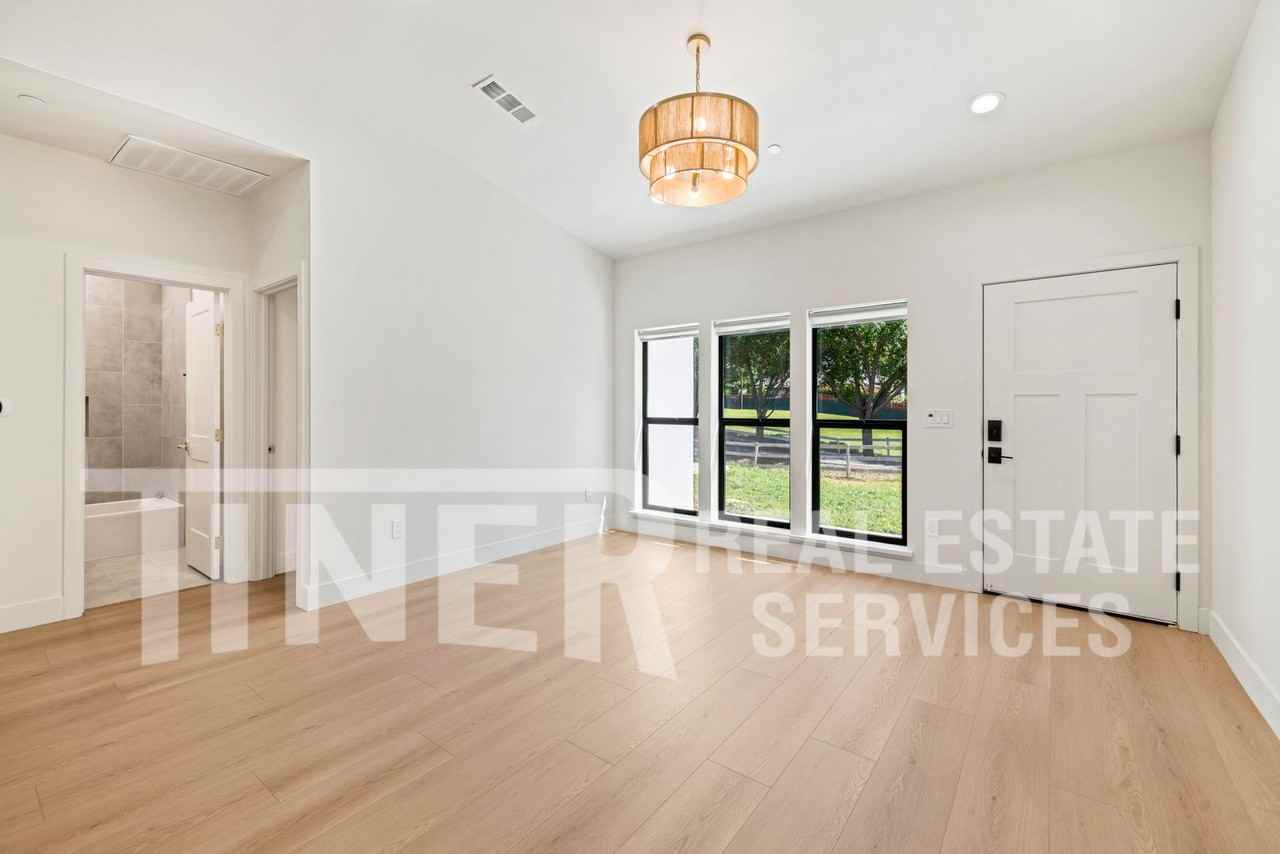 2363 California Ave - Photo 2 of 27