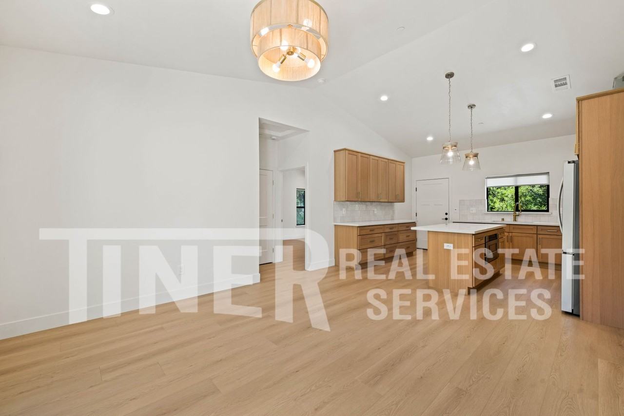 2363 California Ave - Photo 6 of 27