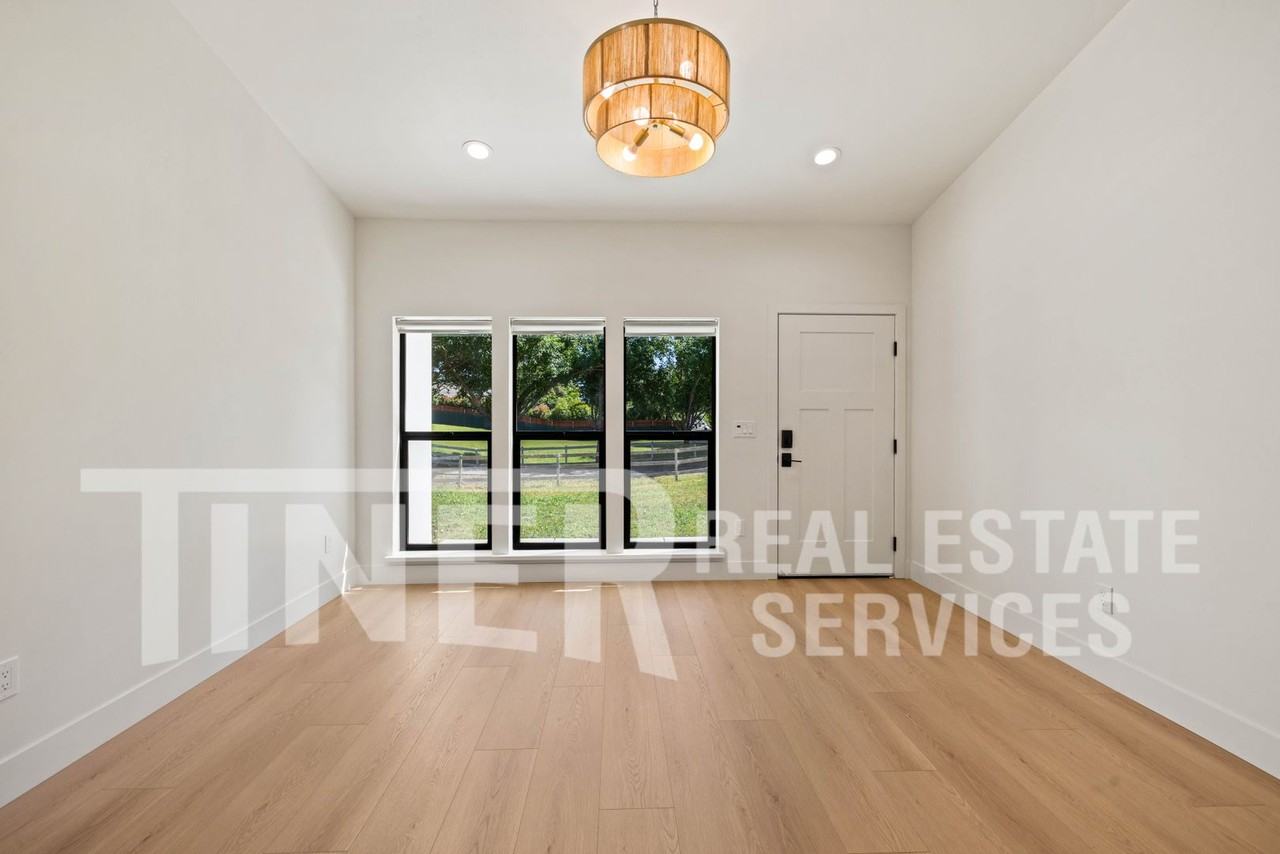 2363 California Ave - Photo 7 of 27
