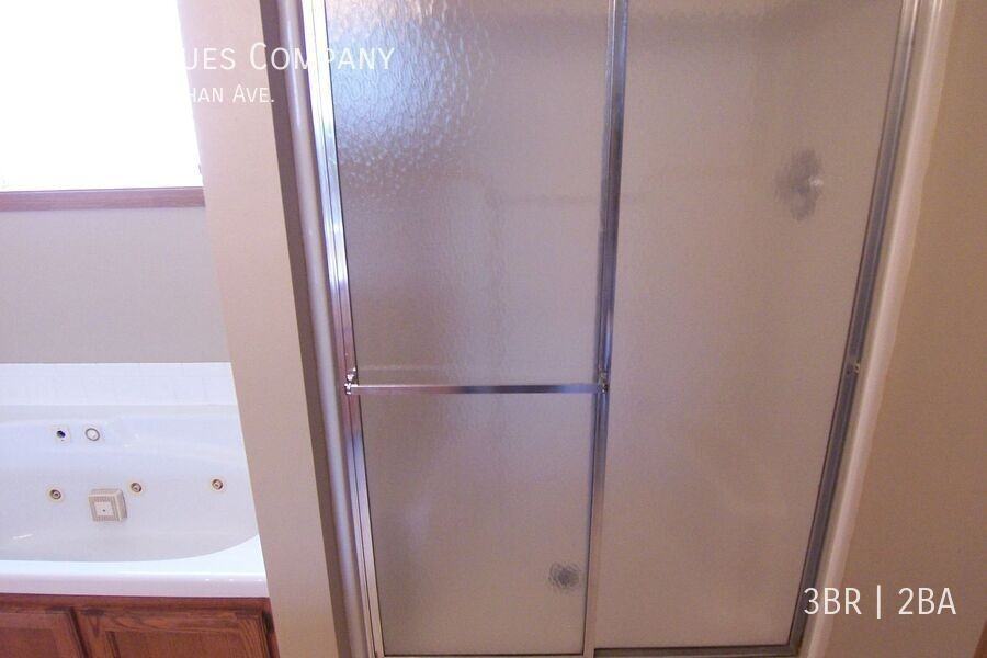 2509 S Jonathan Ave - Photo 4 of 18