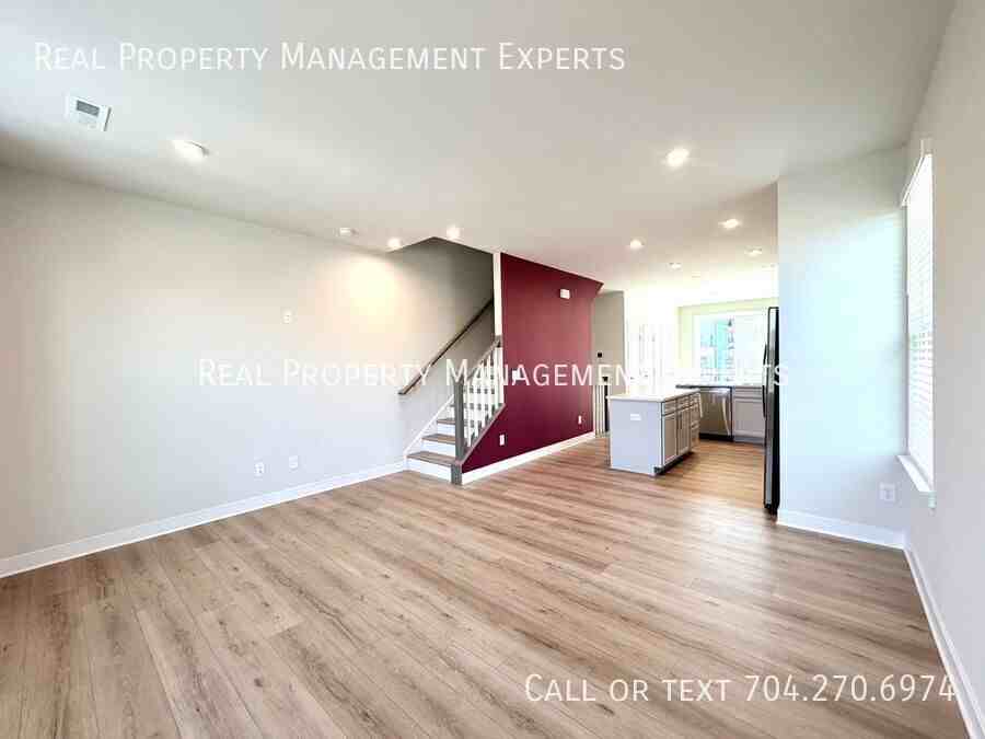 2841 Statesville Ave - Photo 5 of 22