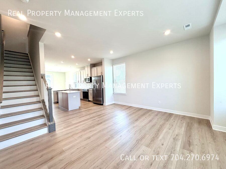 2841 Statesville Ave - Photo 6 of 22