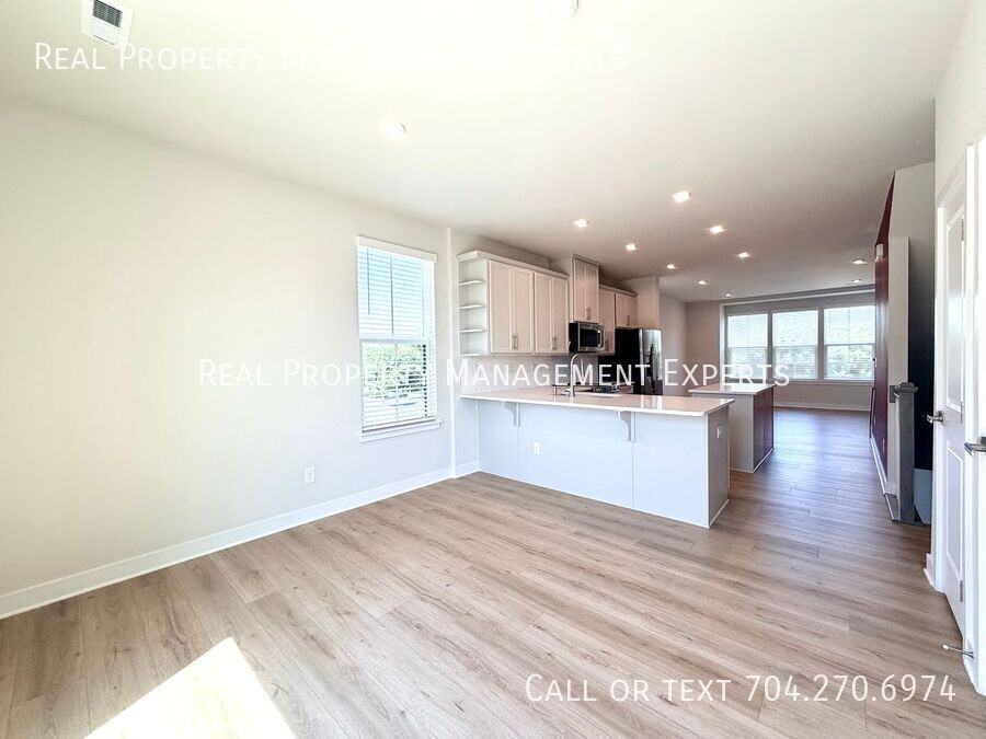 2841 Statesville Ave - Photo 7 of 22