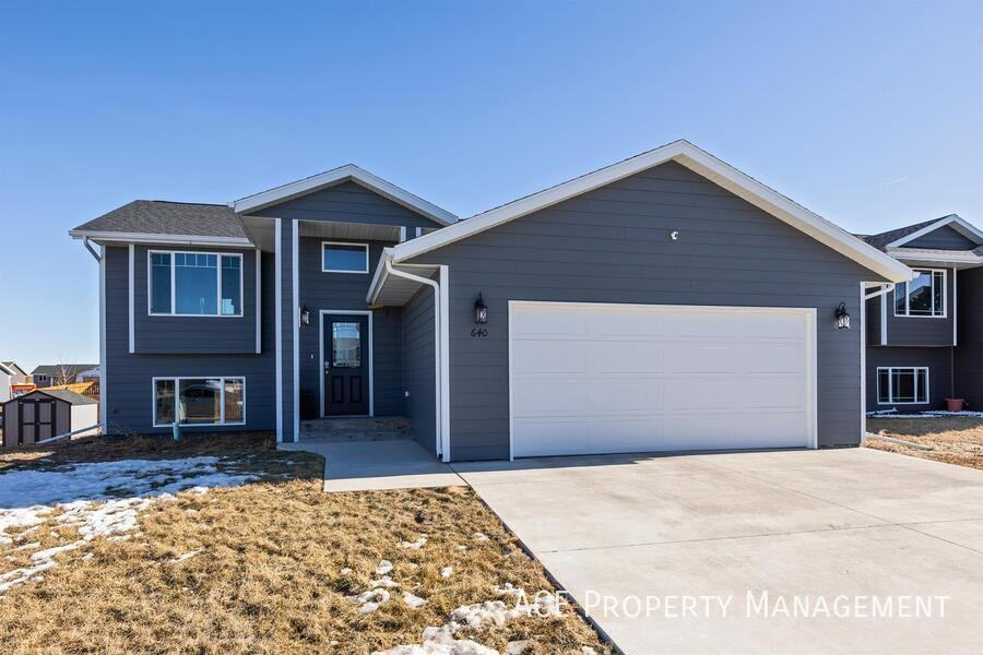 640 Bomber Way - Photo 2 of 13