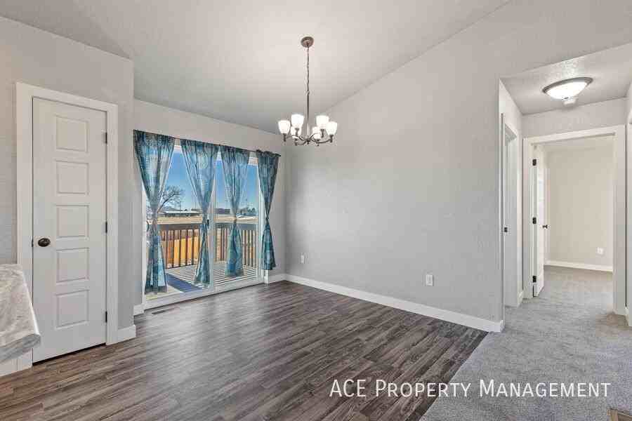 640 Bomber Way - Photo 6 of 13