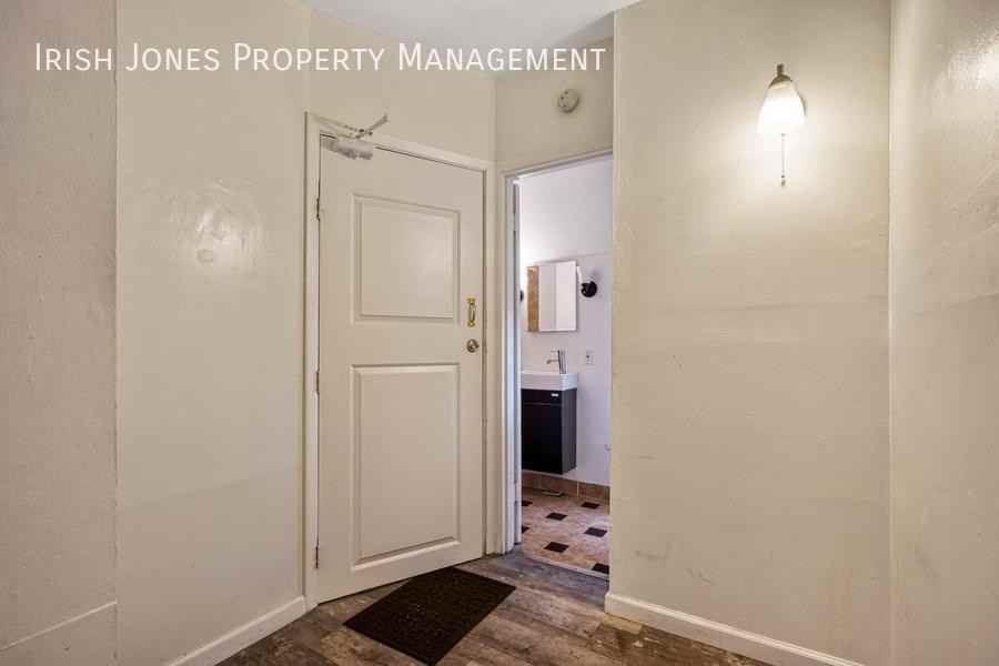 68 Peter St - Photo 7 of 14