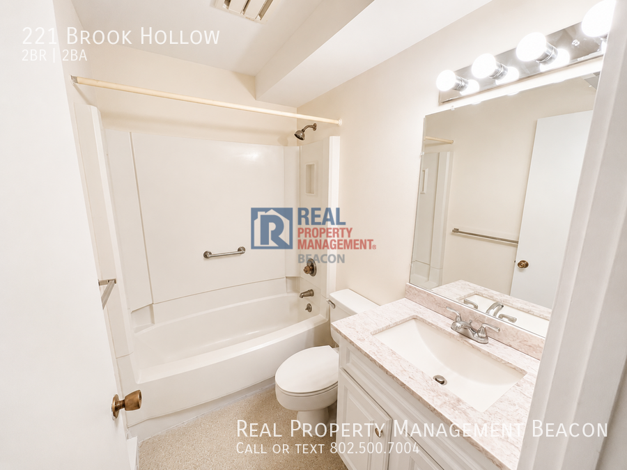 221 Brook Holw - Photo 5 of 9