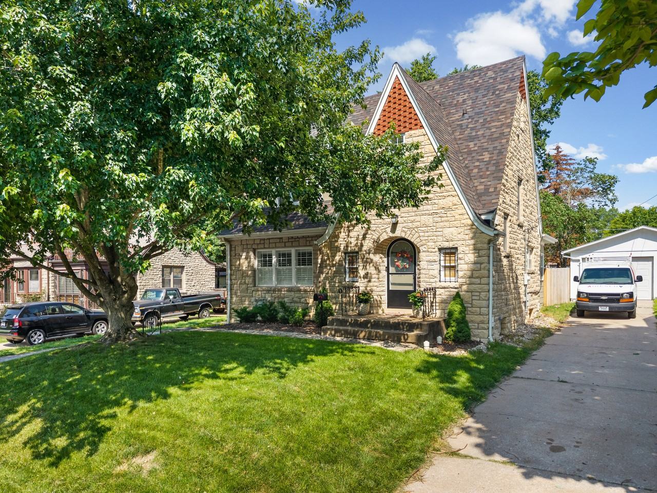 1936 Hayselton Dr #NA - Photo 3 of 44
