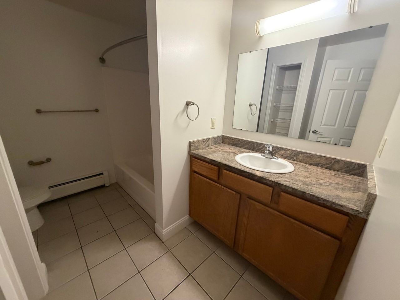 235 Pearl St - Photo 5 of 7