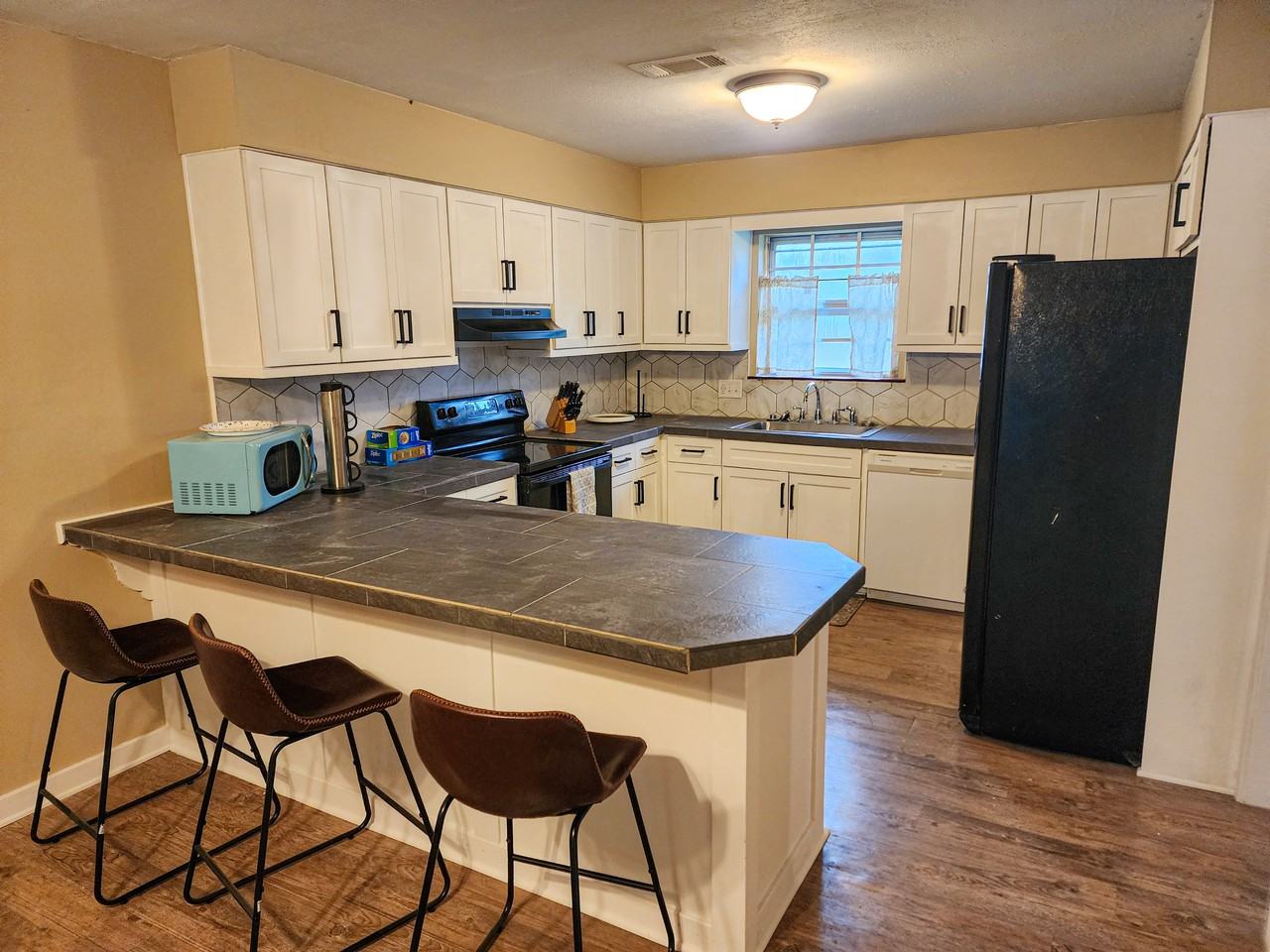 4305 Queens Ct #1 - Photo 3 of 39