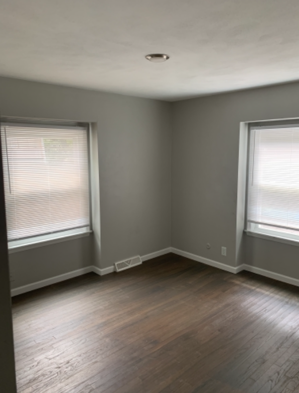 119 E 35th St #119 - Photo 5 of 9
