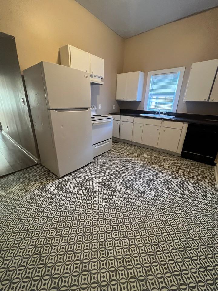 2806 Torbett St - Photo 4 of 18