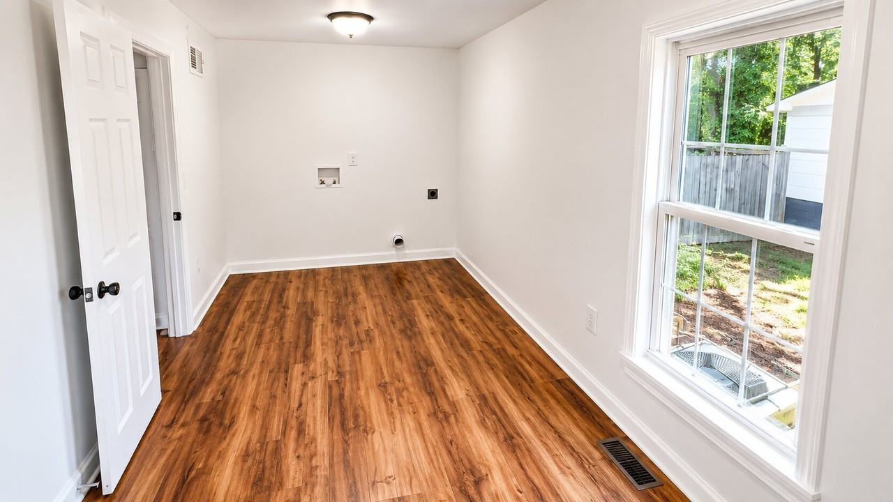 2401 Urban St - Photo 6 of 12