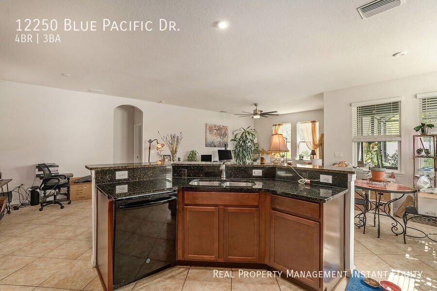 12250 Blue Pacific Dr - Photo 6 of 28