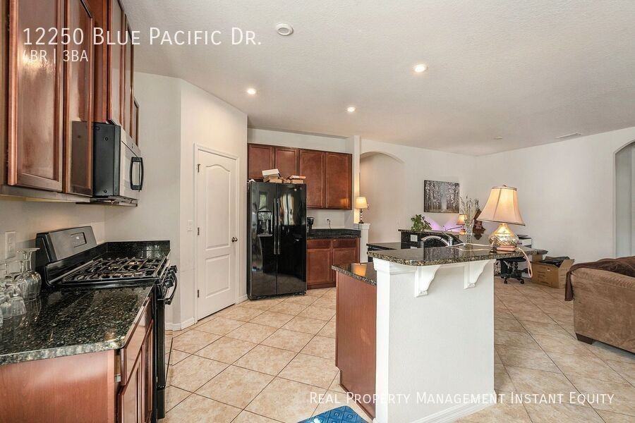 12250 Blue Pacific Dr - Photo 7 of 28