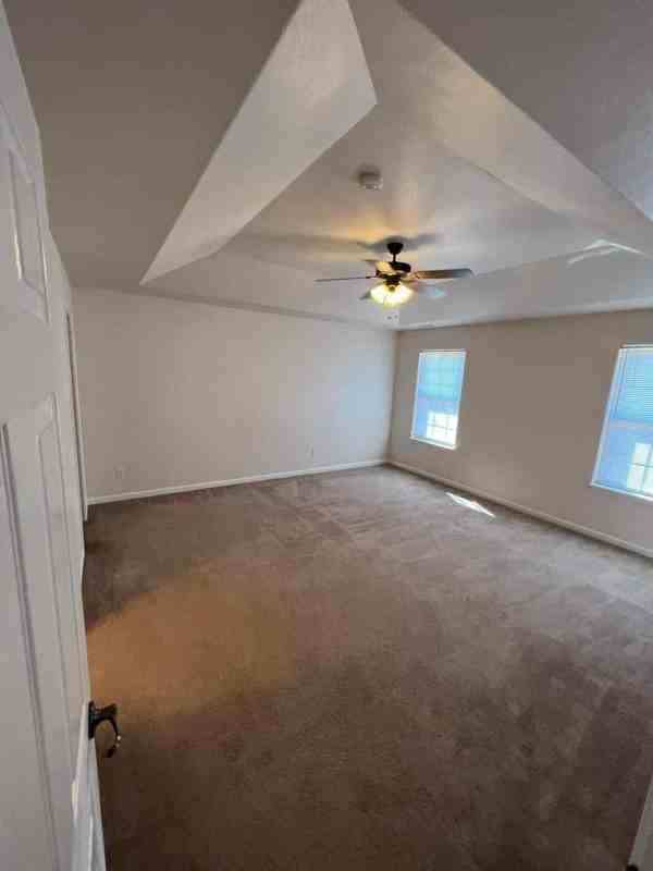 138 Vernon St - Photo 2 of 29