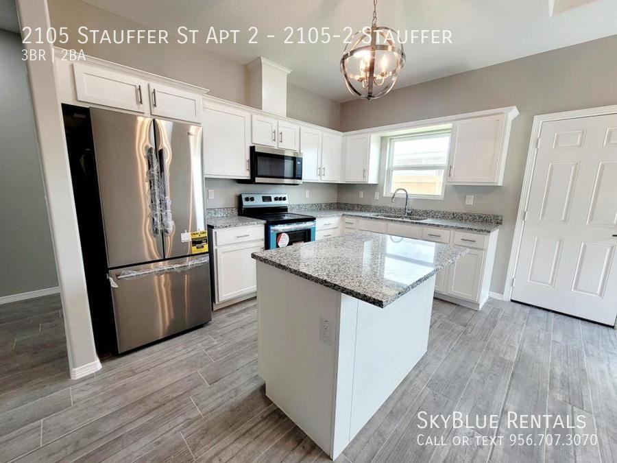 2105 Stauffer St Unit 2 - Photo 4 of 22