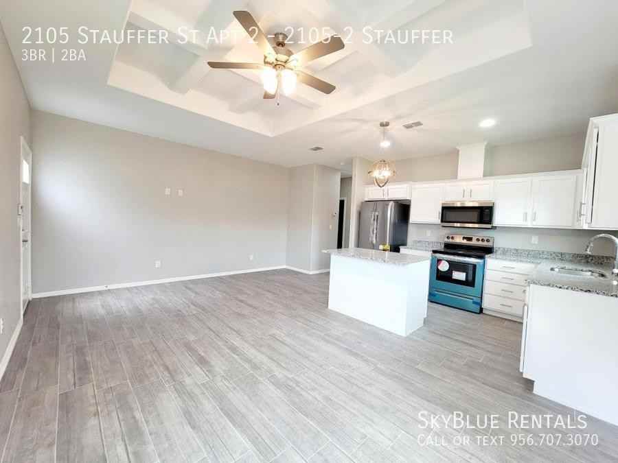 2105 Stauffer St Unit 2 - Photo 5 of 22
