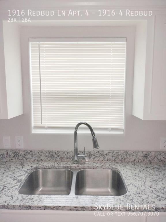 1916 Redbud Ln Unit 4 - Photo 4 of 19