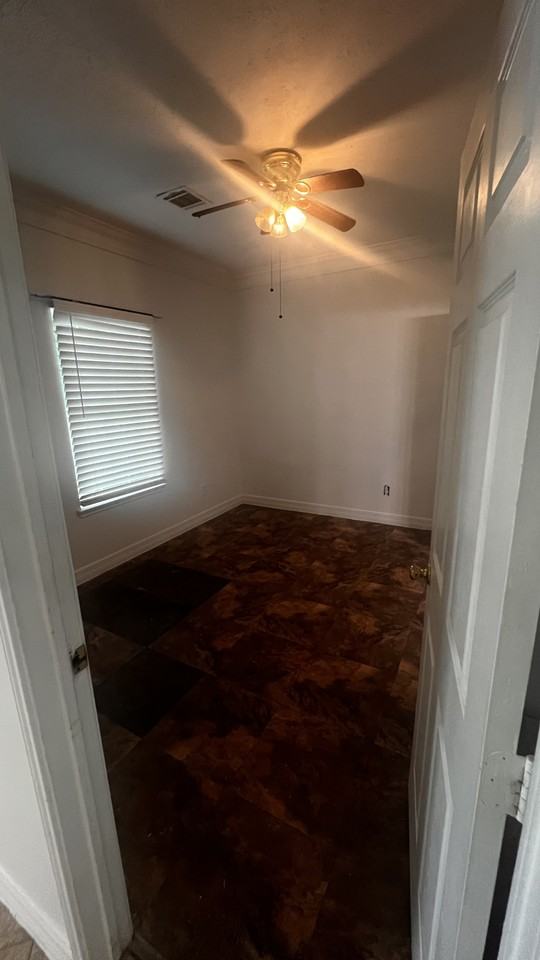 5012 Higgins St #B - Photo 2 of 18