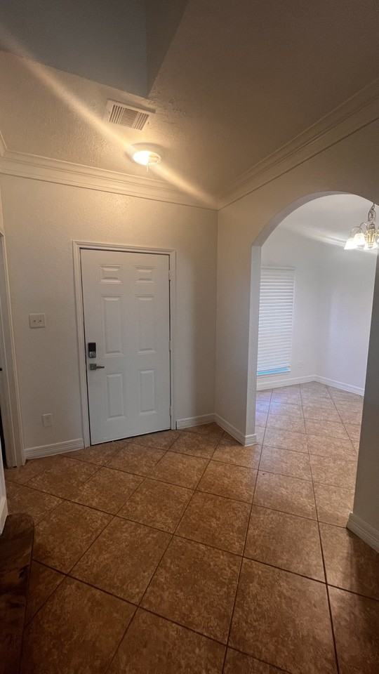 5012 Higgins St #B - Photo 4 of 18
