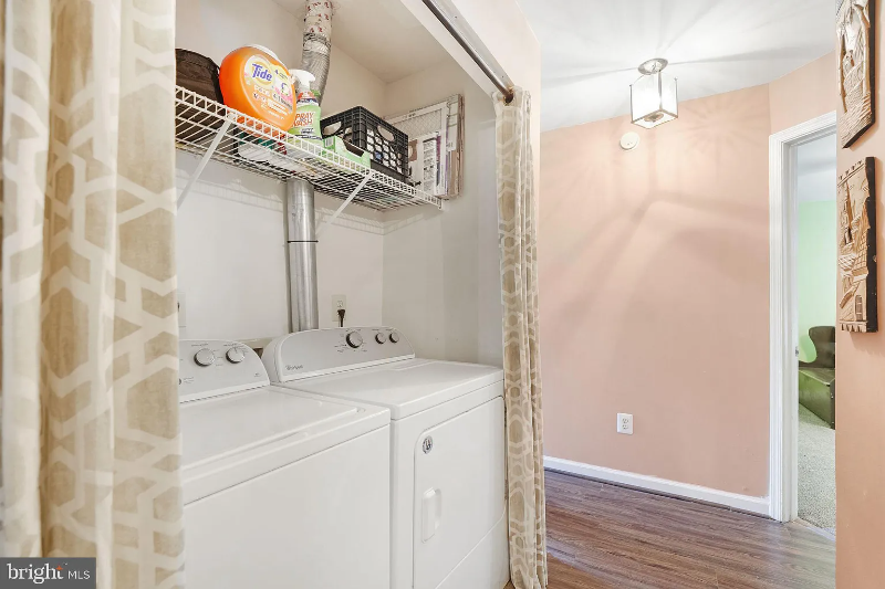 10933 Postern Ct - Photo 7 of 17