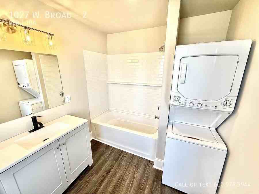 1027 W Broad St #2 - Photo 5 of 7