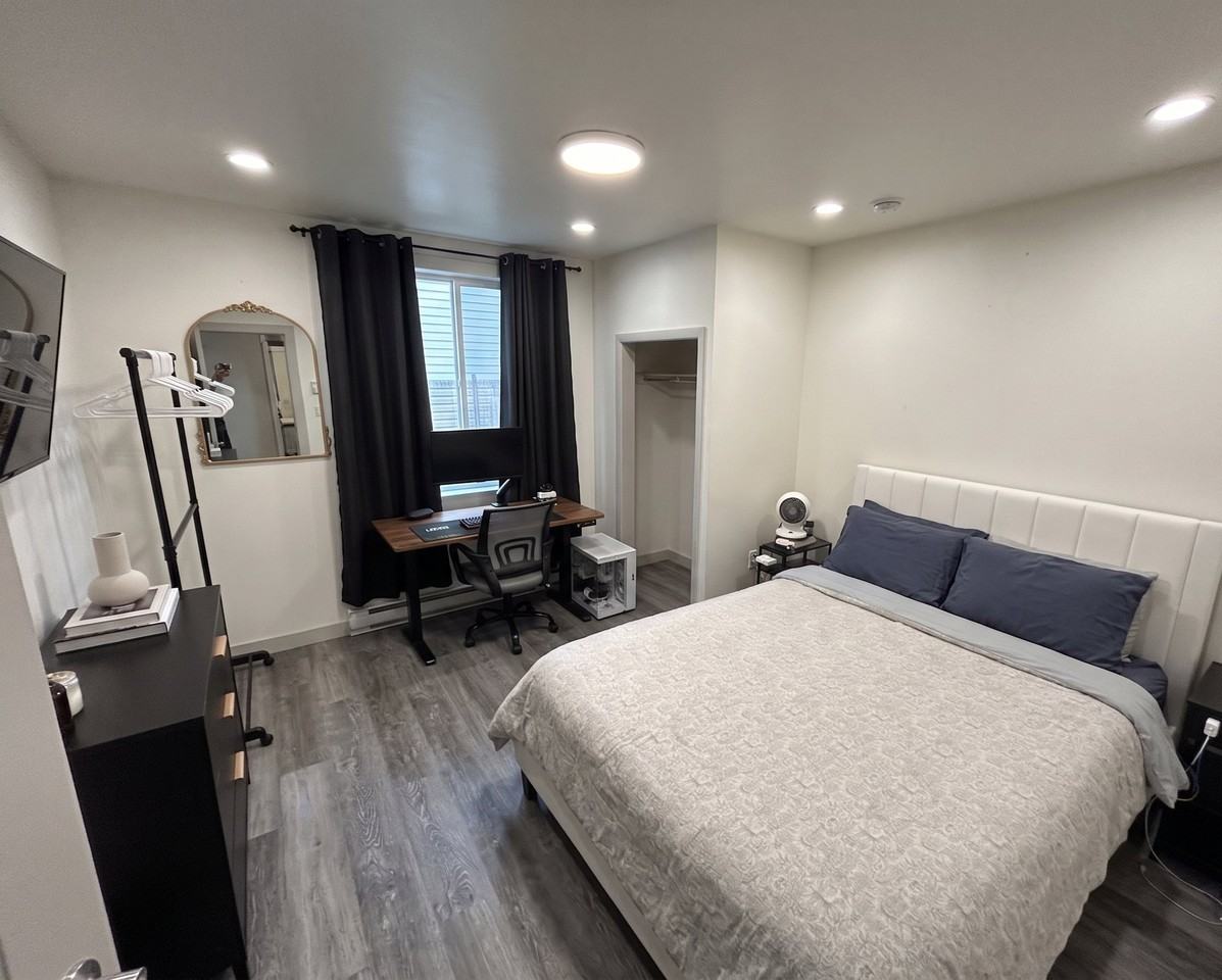 716 Helen St #1 - Photo 5 of 7