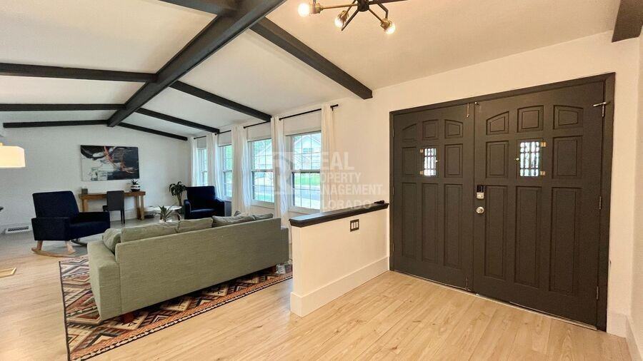8022 S Vance St - Photo 4 of 39