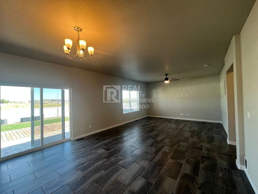 1232 Chilcott St - Photo 4 of 24