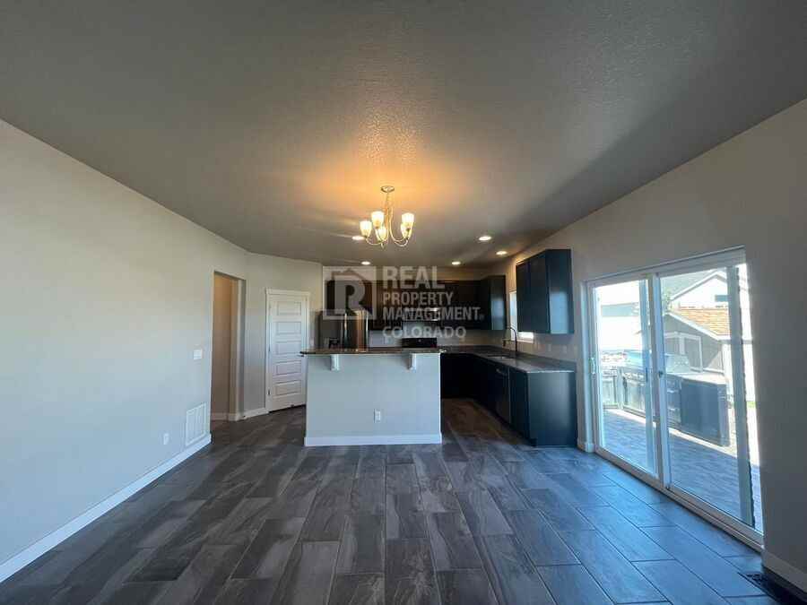 1232 Chilcott St - Photo 7 of 24