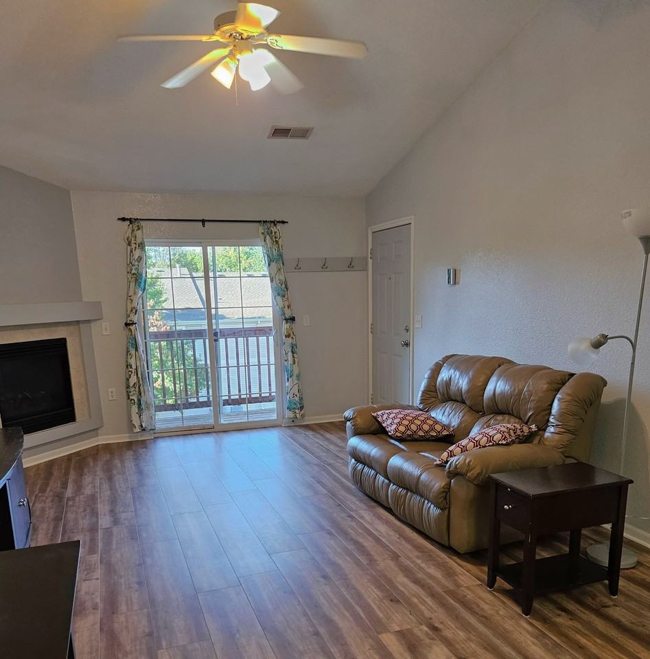 1221 University Ave #B302 - Photo 3 of 18