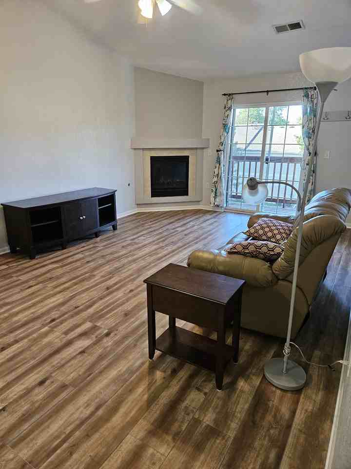 1221 University Ave #B302 - Photo 4 of 18