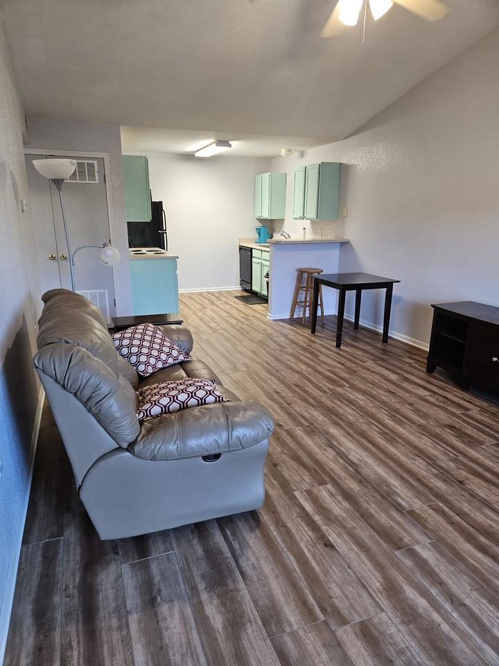 1221 University Ave #B302 - Photo 5 of 18