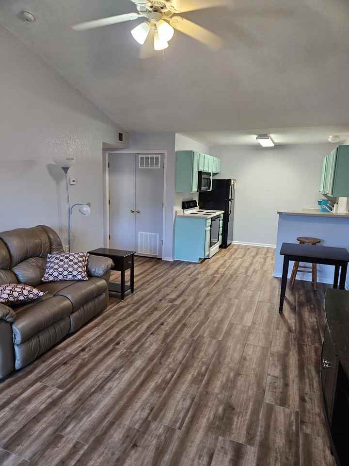 1221 University Ave #B302 - Photo 6 of 18