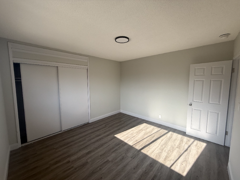 1122 W 94th St #3 - Photo 5 of 11