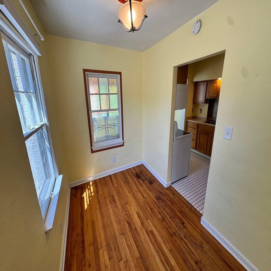 618 45th St - Photo 4 of 15