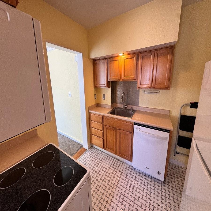 618 45th St - Photo 5 of 15